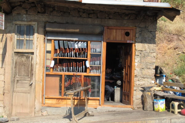 knife maker in a small town taskent